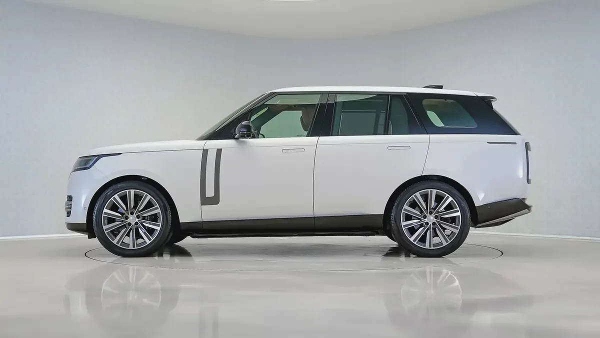 2024 Land Rover Range Rover HSE P400 | GCC Specs | Land Rover Active Warranty & Service 2029-9-9