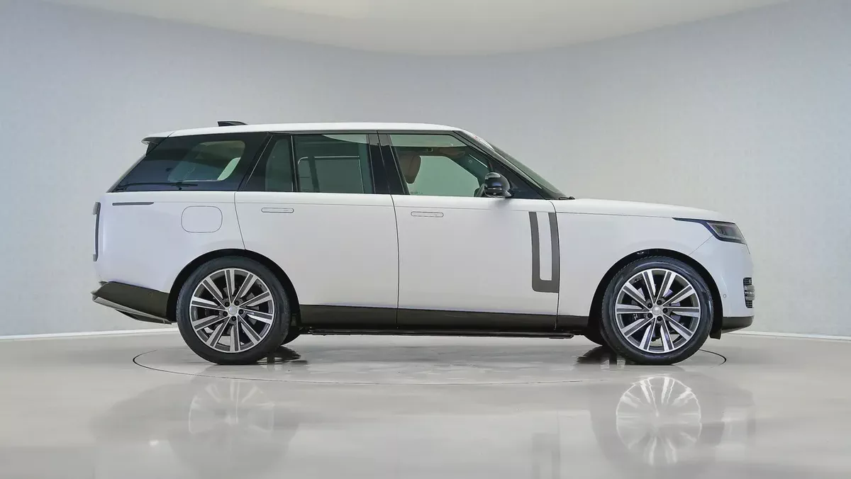 2024 Land Rover Range Rover HSE P400 | GCC Specs | Land Rover Active Warranty & Service 2029-2-2
