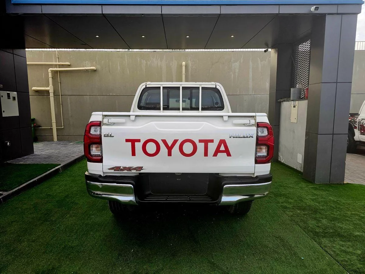 Toyota Hilux GL ADVENTURE PATROL/ AUTO GEAR/ AUTO WINDOWS / FULL OPTION/ WIDE BODY-3-0