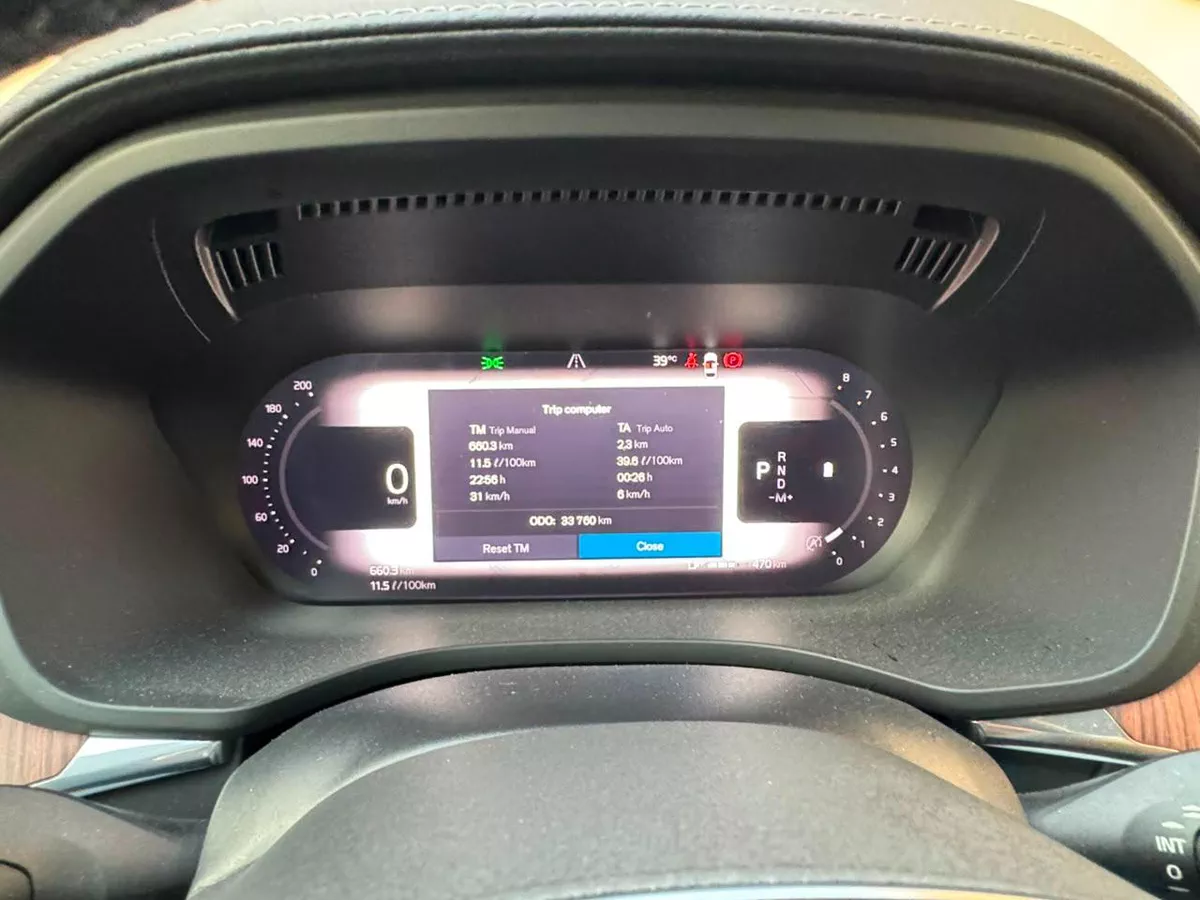 Gulf Specs 2023 VOLVO XC60 Ultimate Bright B5 AWD (Agency Serviced), Under Warranty Nov 2027.-19-19