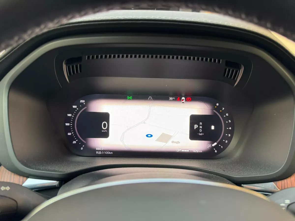 Gulf Specs 2023 VOLVO XC60 Ultimate Bright B5 AWD (Agency Serviced), Under Warranty Nov 2027.-7-7