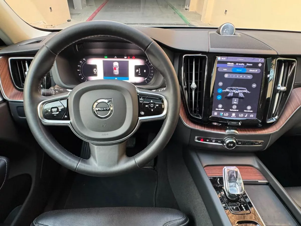 Gulf Specs 2023 VOLVO XC60 Ultimate Bright B5 AWD (Agency Serviced), Under Warranty Nov 2027.-12-12
