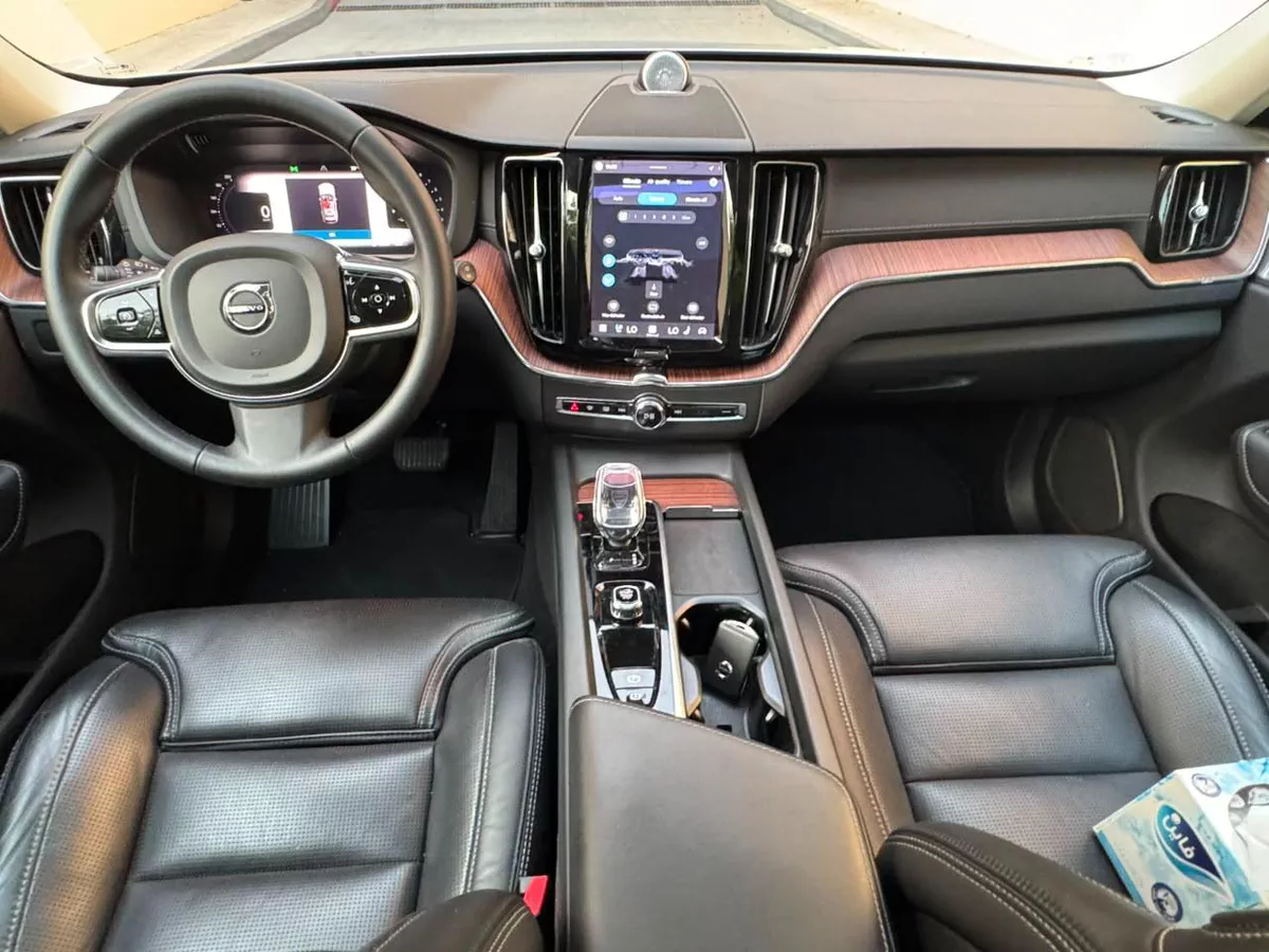 Gulf Specs 2023 VOLVO XC60 Ultimate Bright B5 AWD (Agency Serviced), Under Warranty Nov 2027.-9-9