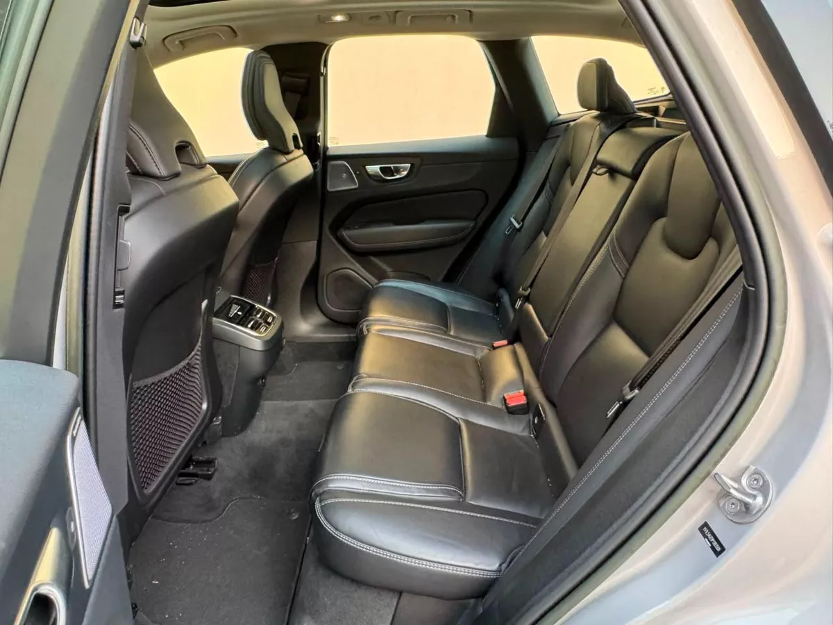 Gulf Specs 2023 VOLVO XC60 Ultimate Bright B5 AWD (Agency Serviced), Under Warranty Nov 2027.-3-3