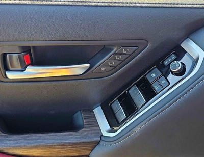 Toyota Land Cruiser VXR | 3.3L DIESEL  | With RADAR Top Variant | HUD | GCC (CODE # 69000)-12