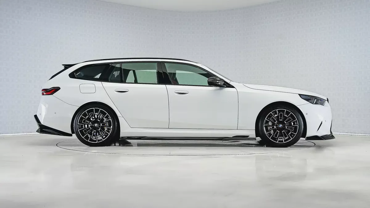 UAEs Very Best Example | AED 7,812 PM | M5 Touring Maxton Design-2-2