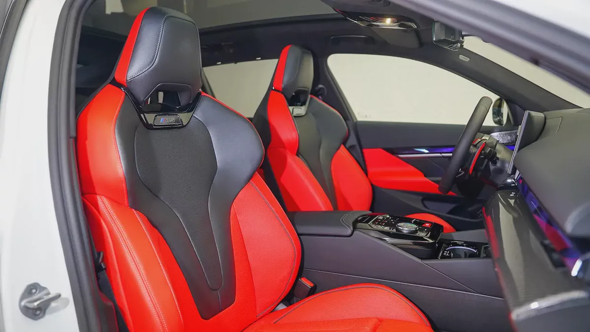 UAEs Very Best Example | AED 7,812 PM | M5 Touring Maxton Design-4-4