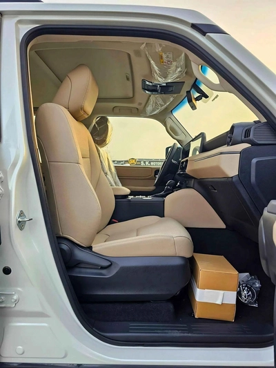 Toyota Prado All Rounder | 2.4l V4 Petrol | Sunroof | Fridge | Leather Seats | Big Dvd-15