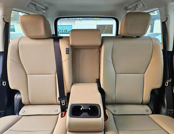 Toyota Prado All Rounder | 2.4l V4 Petrol | Sunroof | Fridge | Leather Seats | Big Dvd