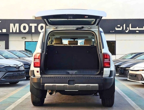 Toyota Prado All Rounder | 2.4l V4 Petrol | Sunroof | Fridge | Leather Seats | Big Dvd