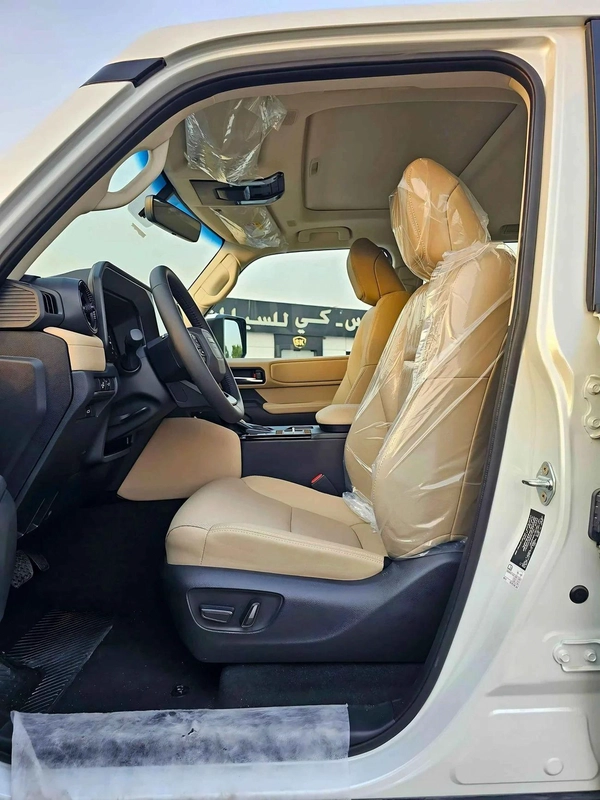 Toyota Prado All Rounder | 2.4l V4 Petrol | Sunroof | Fridge | Leather Seats | Big Dvd