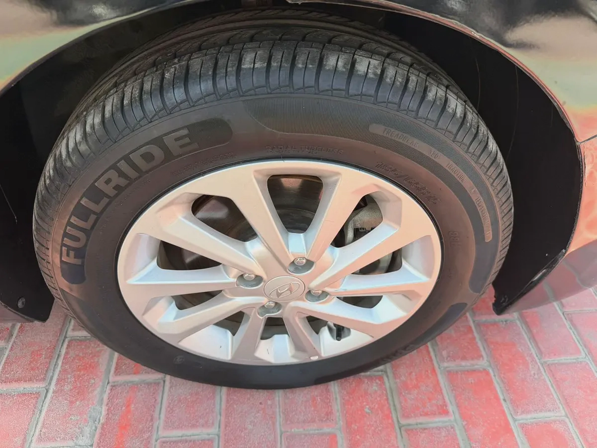 HYUNDAI ACCENT H.B-10-10