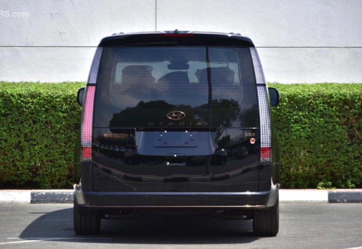 2026 Hyundai H-1 Starex Black | Premium Family-11-11
