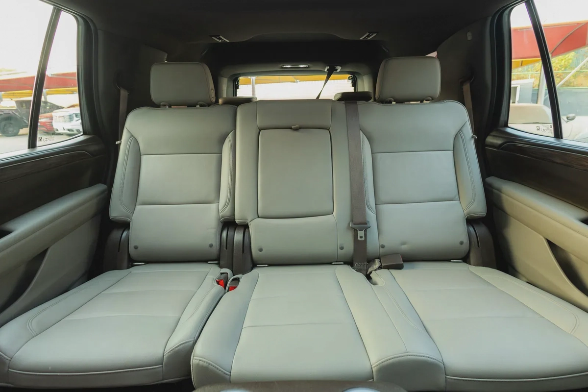 Chevrolet Tahoe 2022-10-10