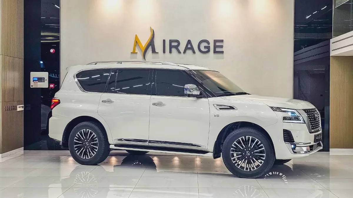 NISSAN - PATROL - LE PLATINUM - V 8 - 2024 MODEL - GCC SPECS - V 8 - 69,000KM - WHITE COLOR