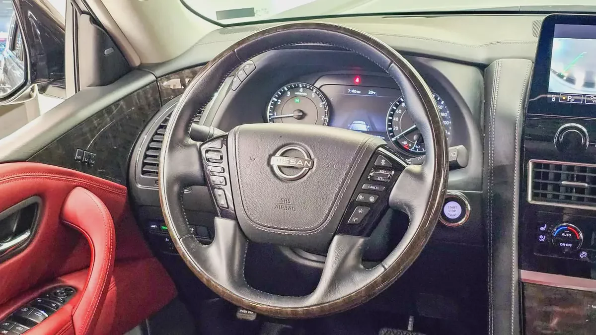 NISSAN - PATROL - LE PLATINUM - V 8 - 2024 MODEL - GCC SPECS - V 8 - 69,000KM - WHITE COLOR-4-4
