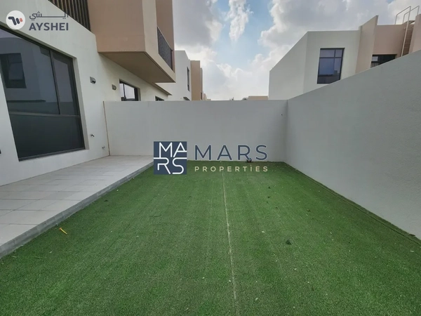 !! Vacant Middle Unit 2BR | Bigger Layout | For Rent !!