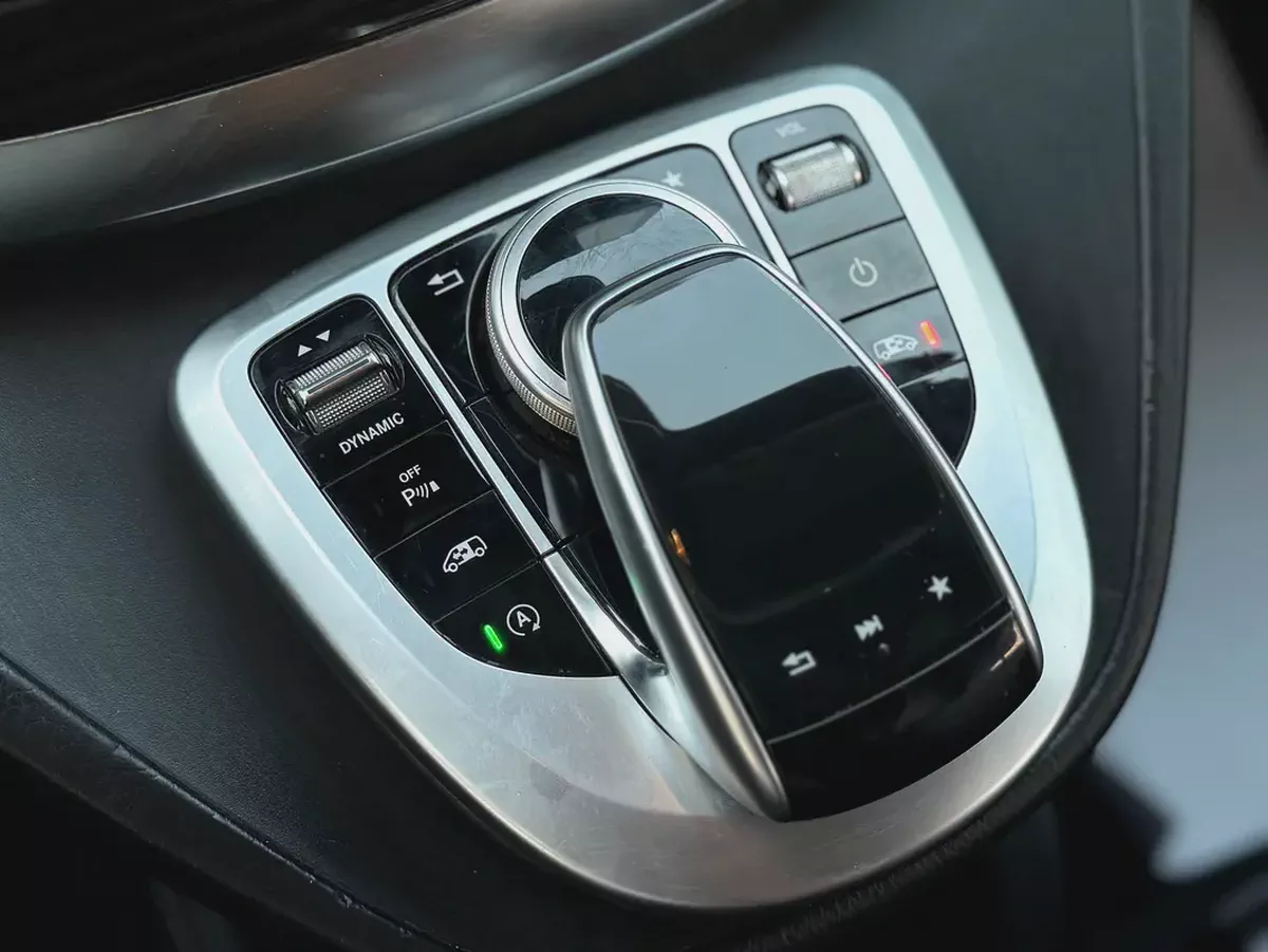 Mercedes-Benz V250 | Model 2020 | 6 Seater | GCC Specs-9-9