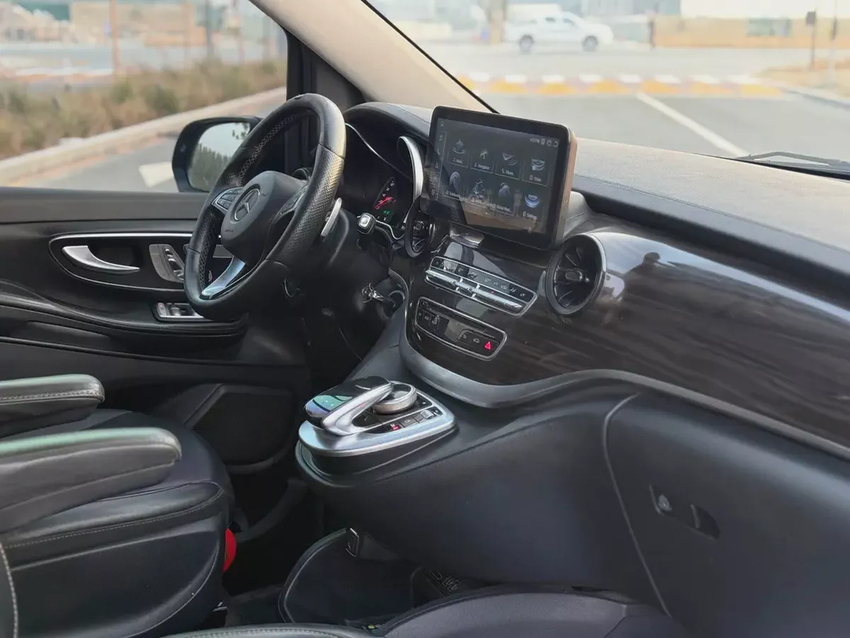 Mercedes-Benz V250 | Model 2020 | 6 Seater | GCC Specs-6-6