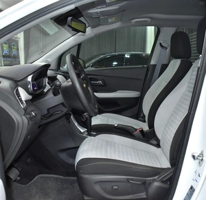 Chevrolet Trax LT ( 2019 Model ) in White Color GCC Specs