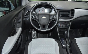 Chevrolet Trax LT ( 2019 Model ) in White Color GCC Specs