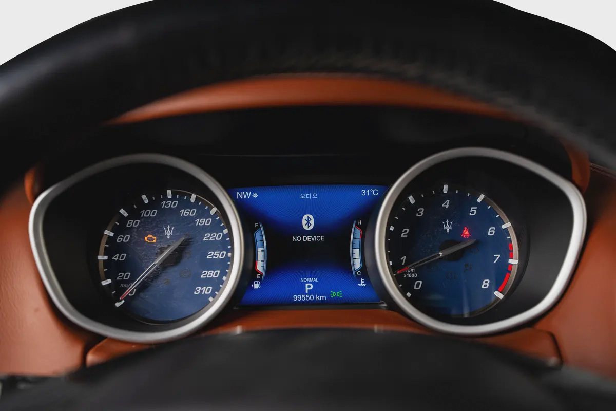 Maserati Ghibli SQ4-Special Color-2-Exclusive Leather Inerior-Active Sports Exhaust System-13-13