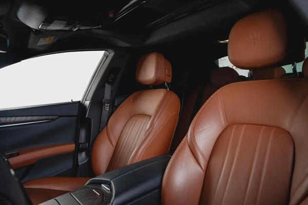 Maserati Ghibli SQ4-Special Color-2-Exclusive Leather Inerior-Active Sports Exhaust System