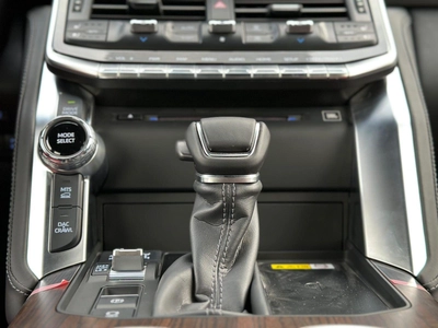 Land Cruiser 3.5T VXR-9