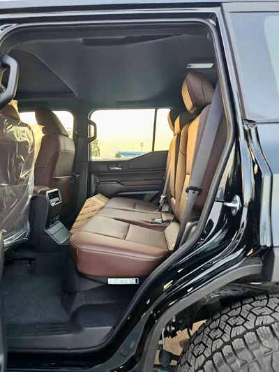 Toyota Prado  ADVENTURE TURBO || 2.8L V4 DIESEL / DRIVER PWR SEAT WITH LEATHER / DVD+CAMERA / COOL BOX (CODE # PDA-10