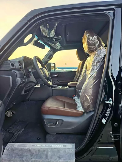 Toyota Prado  ADVENTURE TURBO || 2.8L V4 DIESEL / DRIVER PWR SEAT WITH LEATHER / DVD+CAMERA / COOL BOX (CODE # PDA-8