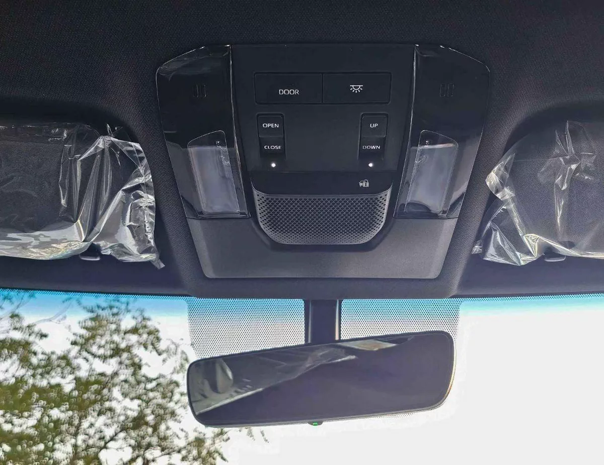 Toyota Prado  ADVENTURE TURBO || 2.8L V4 DIESEL / DRIVER PWR SEAT WITH LEATHER / DVD+CAMERA / COOL BOX (CODE # PDA-14-0
