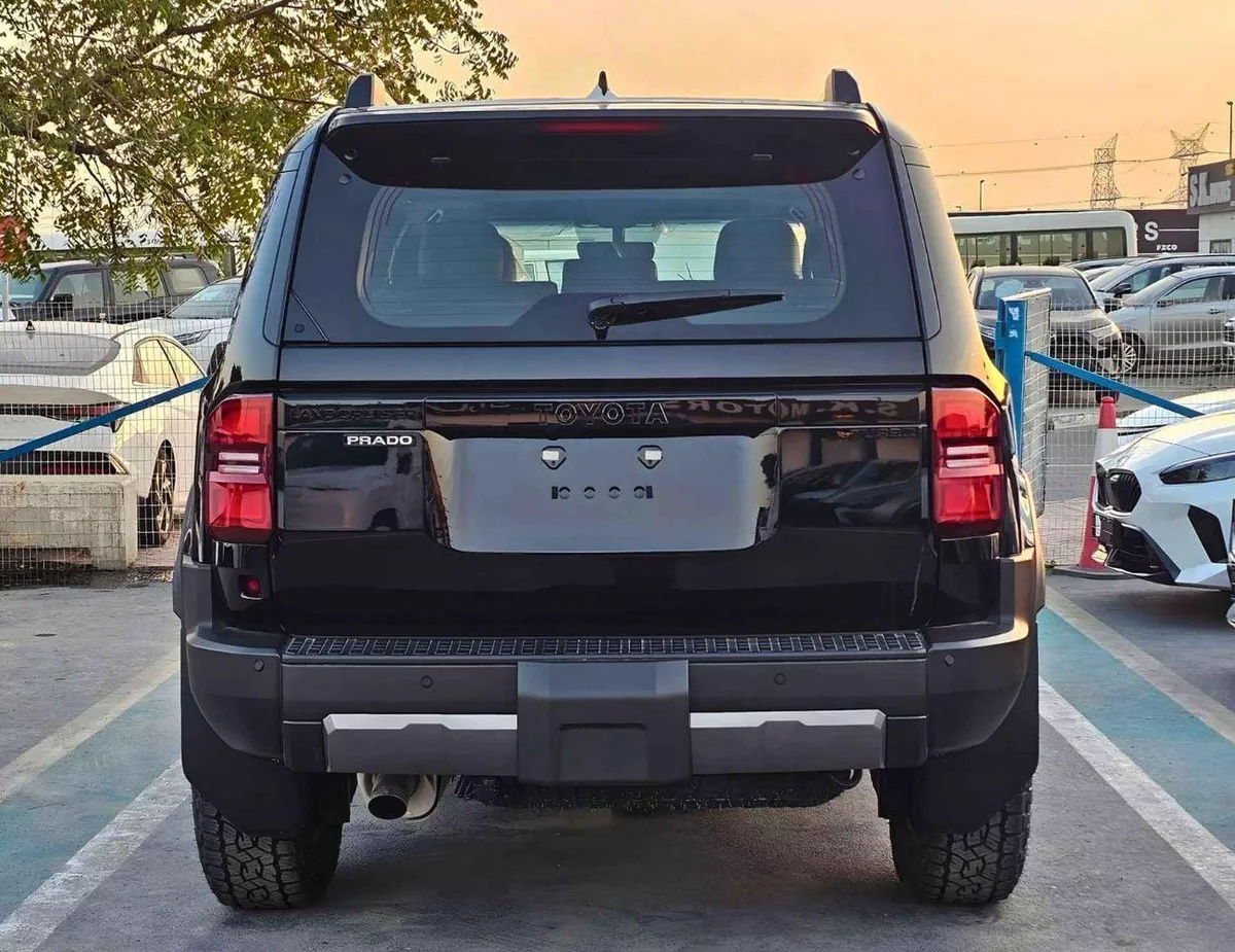 Toyota Prado  ADVENTURE TURBO || 2.8L V4 DIESEL / DRIVER PWR SEAT WITH LEATHER / DVD+CAMERA / COOL BOX (CODE # PDA-3-0