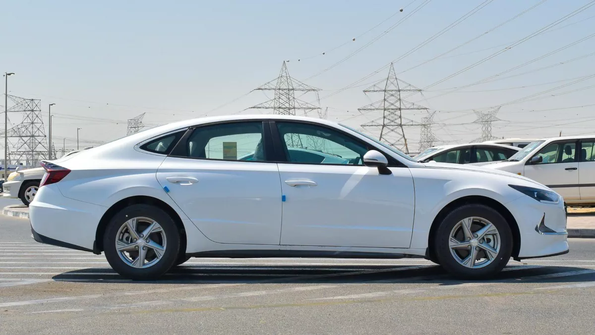 2024 Hyundai Sonata – White Sedan with Beige Interior-5-5