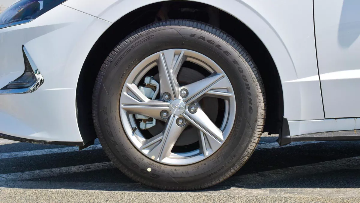 2024 Hyundai Sonata – White Sedan with Beige Interior-9-9