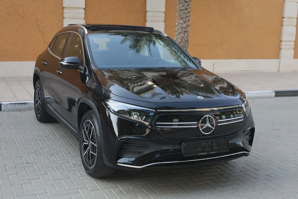 MERCEDES EQA350 4MATIC - GCC SPECS - UNDER WARRANTY / SERVICE CONTRACT / BATTERY - ACCIDENT FREE -