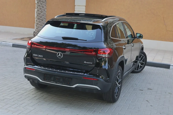 MERCEDES EQA350 4MATIC - GCC SPECS - UNDER WARRANTY / SERVICE CONTRACT / BATTERY - ACCIDENT FREE -