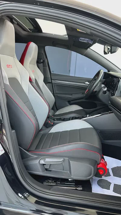 2023 Volkswagen Golf GTI - GCC Specs  full option-11