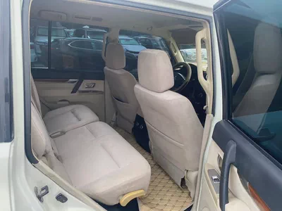 Mitubshi pajero 2008 white color GCC calen car-2
