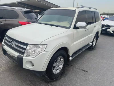 Mitubshi pajero 2008 white color GCC calen car-6