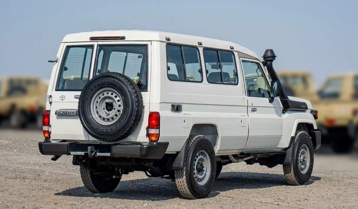 Toyota Land Cruiser 70 LC 78 HARDTOP 4.0L MT LC78 4.2L V6 DIESEL 3DOOR-3-0