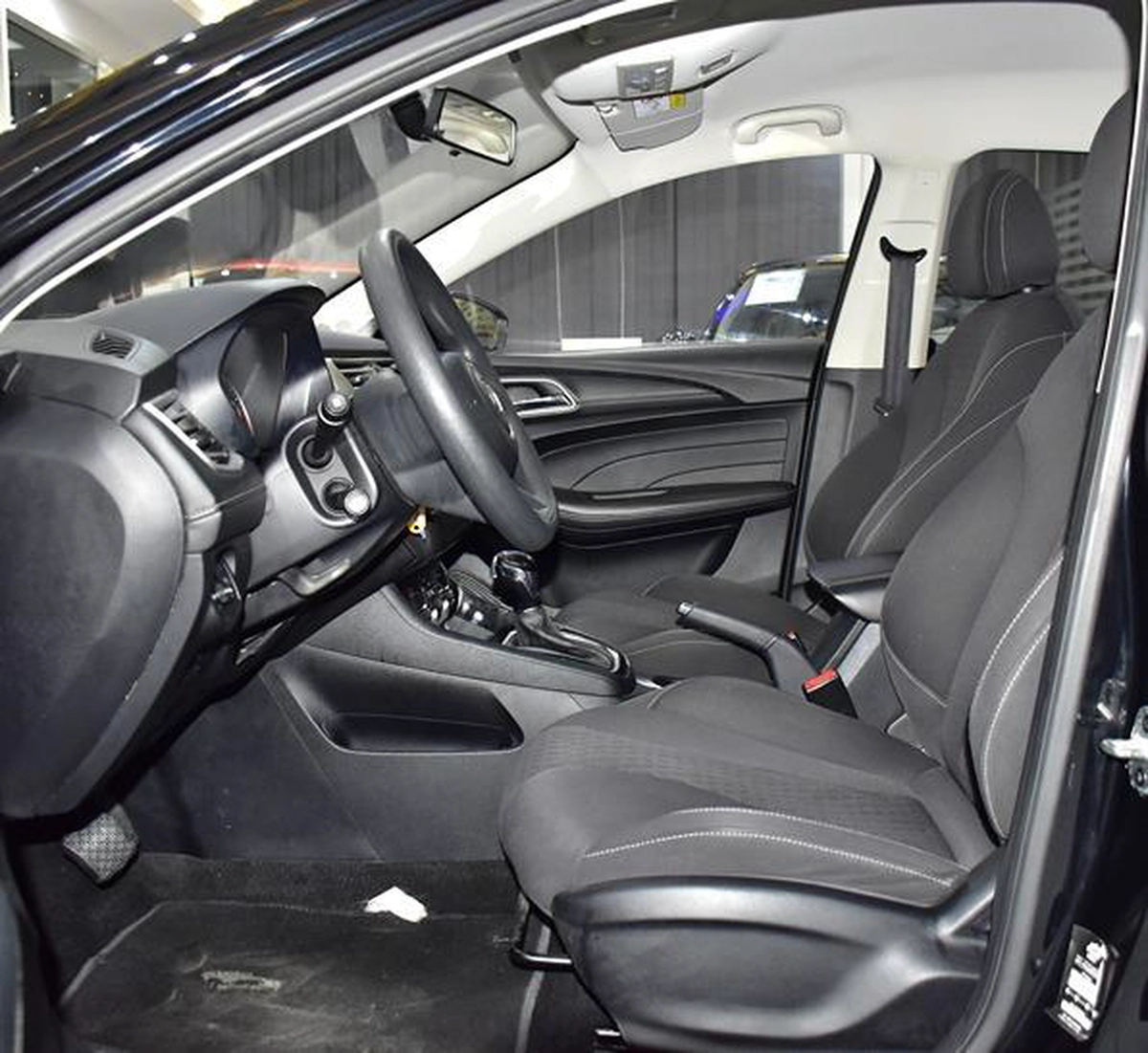 MG 5 ( 2023 Model ) in Black Color GCC Specs