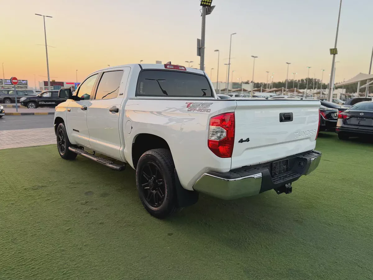 Toyota Tundra SR5 2020-5-5