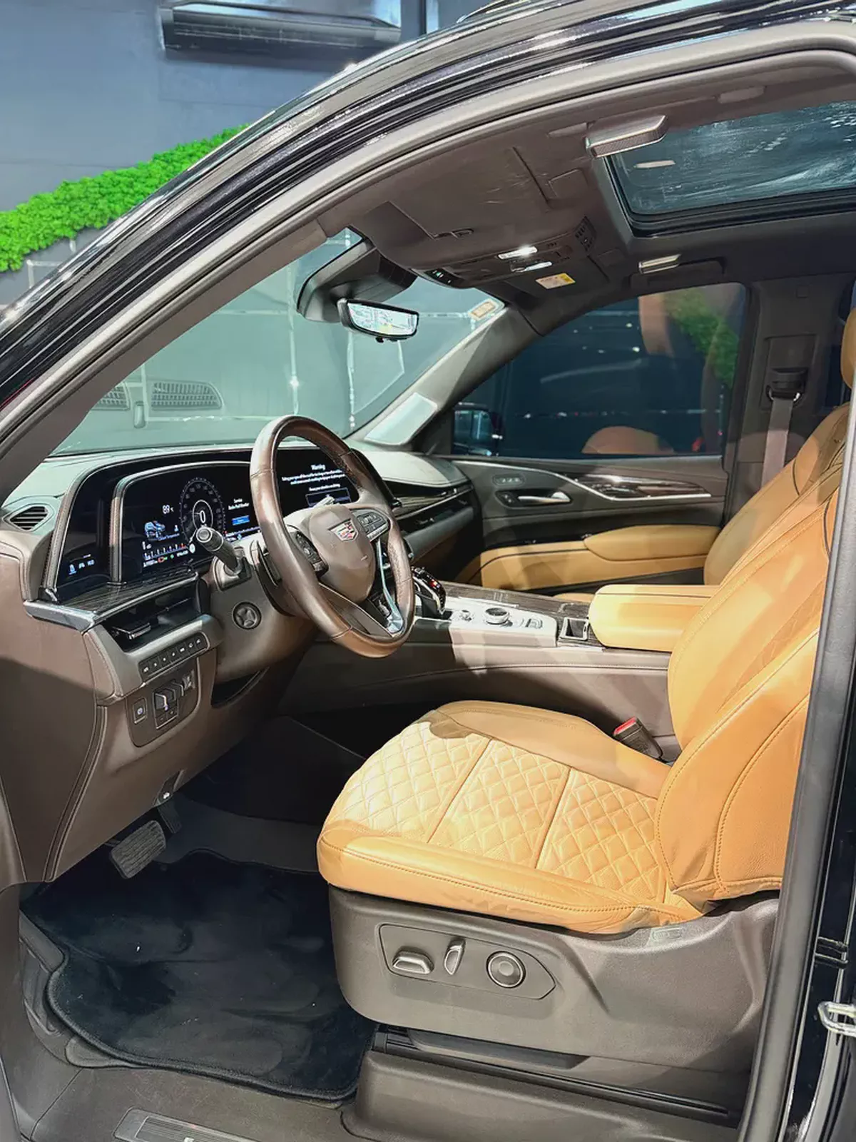 Cadillac Escalade Sport Platinum 2023 | GCC Specs | Low Mileage | Warranty-9-9