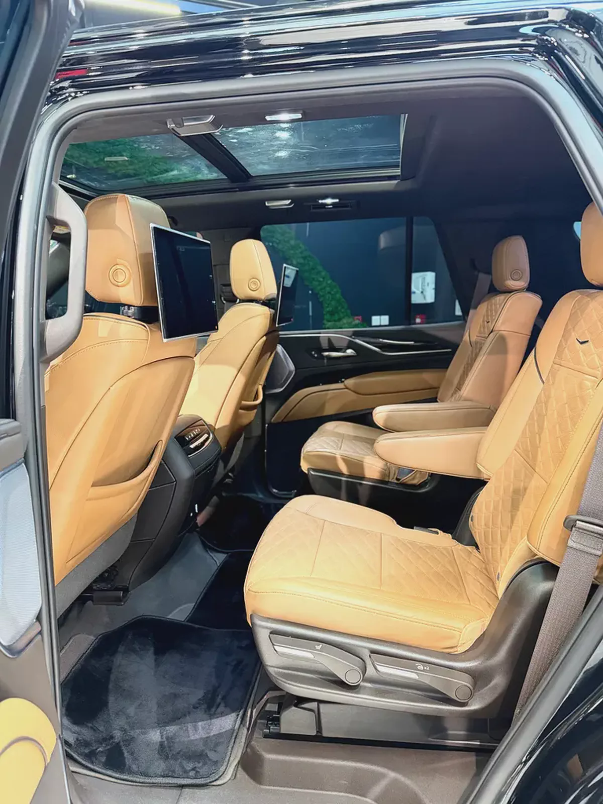 Cadillac Escalade Sport Platinum 2023 | GCC Specs | Low Mileage | Warranty-10-10