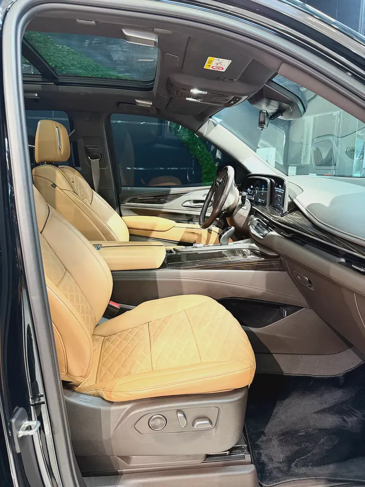 Cadillac Escalade Sport Platinum 2023 | GCC Specs | Low Mileage | Warranty-12-12