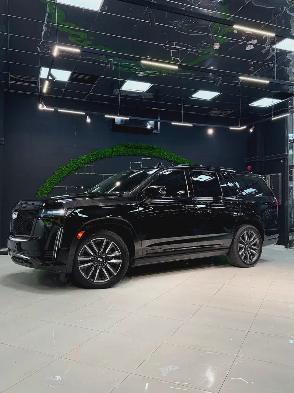 Cadillac Escalade Sport Platinum 2023 | GCC Specs | Low Mileage | Warranty