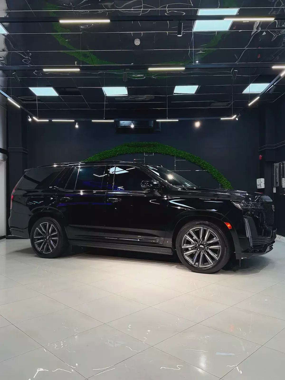 Cadillac Escalade Sport Platinum 2023 | GCC Specs | Low Mileage | Warranty-4-4