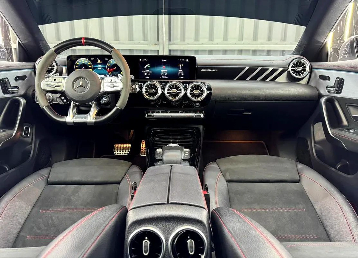 Exclusive offer By ZEUS AUTO | GCC Specs | Low Mileage | AAA Warranty 2027