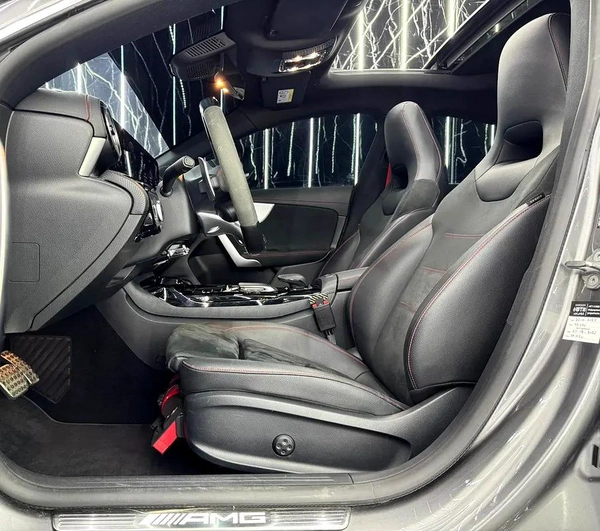 Exclusive offer By ZEUS AUTO | GCC Specs | Low Mileage | AAA Warranty 2027