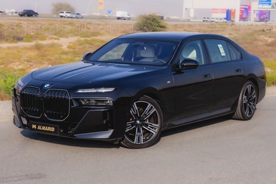 BMW 735i M SPORT INDIVIDUAL || 2026 || MASTER CLASS || UNDER WARRANTY || GCC || SMOKE WHITE INTERIOR-0